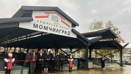 Напълно обновен общински пазар